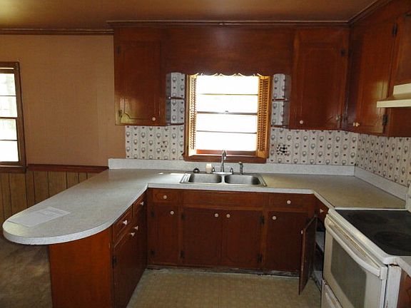 4th image of 709 Clayton St