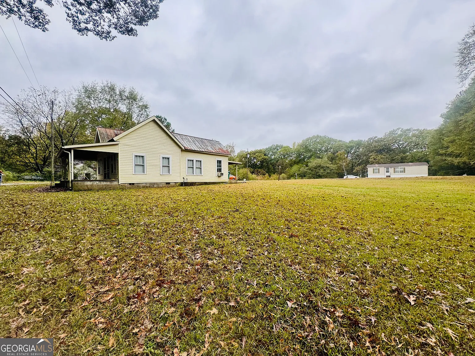 112 Cemetery St photo 1