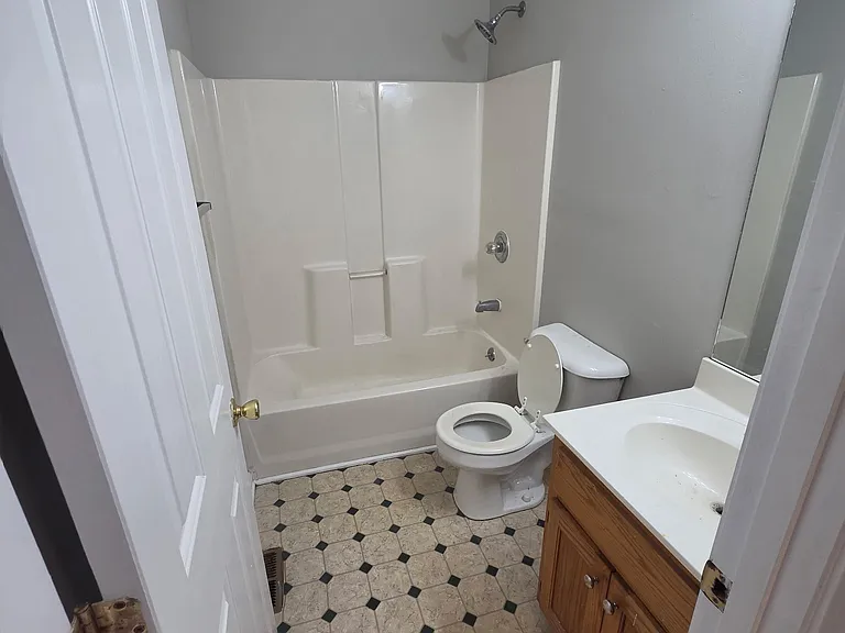131 Karen Ct — Photo 7