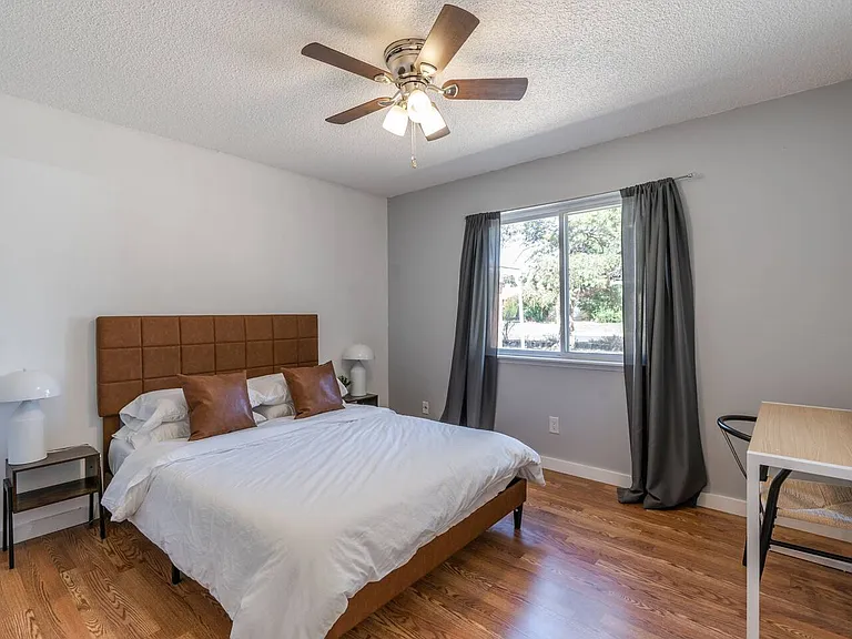 2817 Alcazar St NE — Photo 18