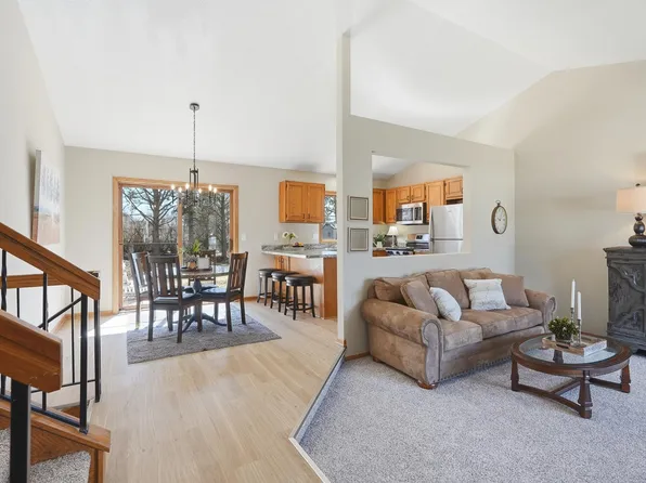 9227 79th St S, Cottage Grove, MN 55016