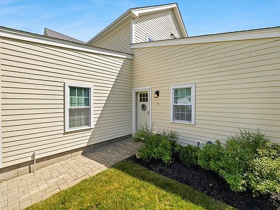 4th image of 590 Washington St #7