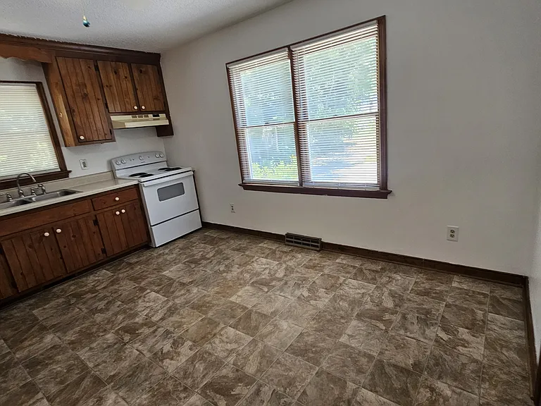 7090 Bruce Academy Ct — Photo 5