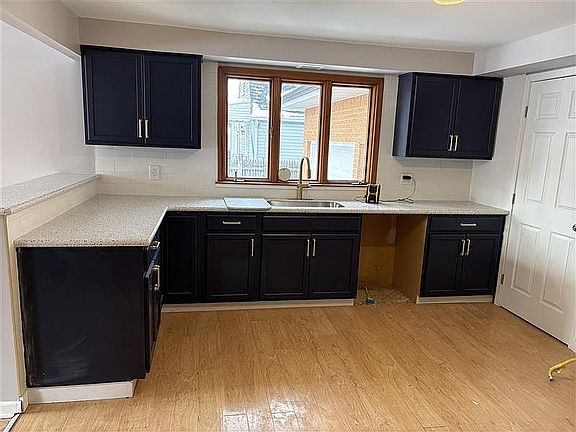 5th image of 410 Bauman Rd