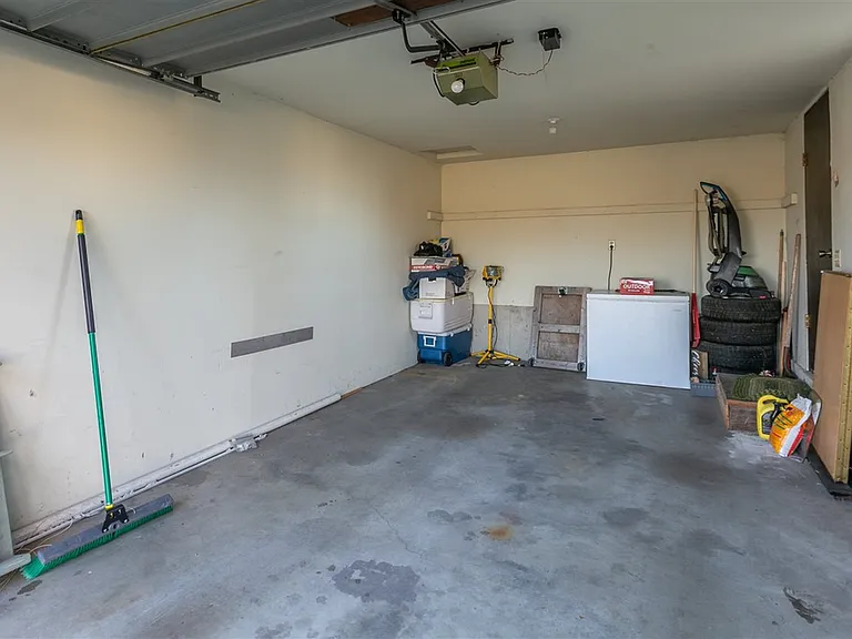 12518 E Boone Ave — Photo 16