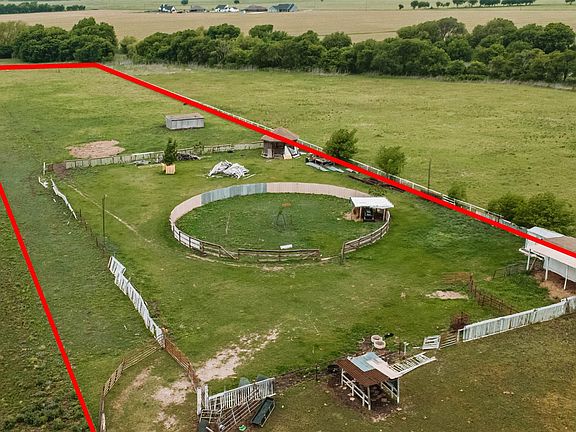 2nd image of 390 Anderson Ranch Rd