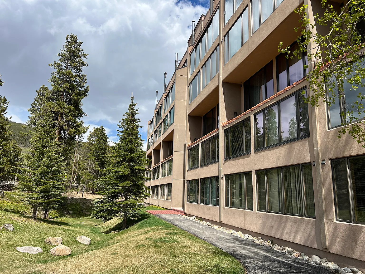 1 bed, 1.5 bath, 712 sqft, $2,600 — Photo 4