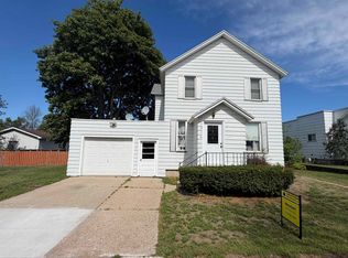 1516 Sherman St, Marinette, WI 54143