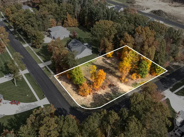 2109 Toscana St, Kalamazoo, MI 49009
