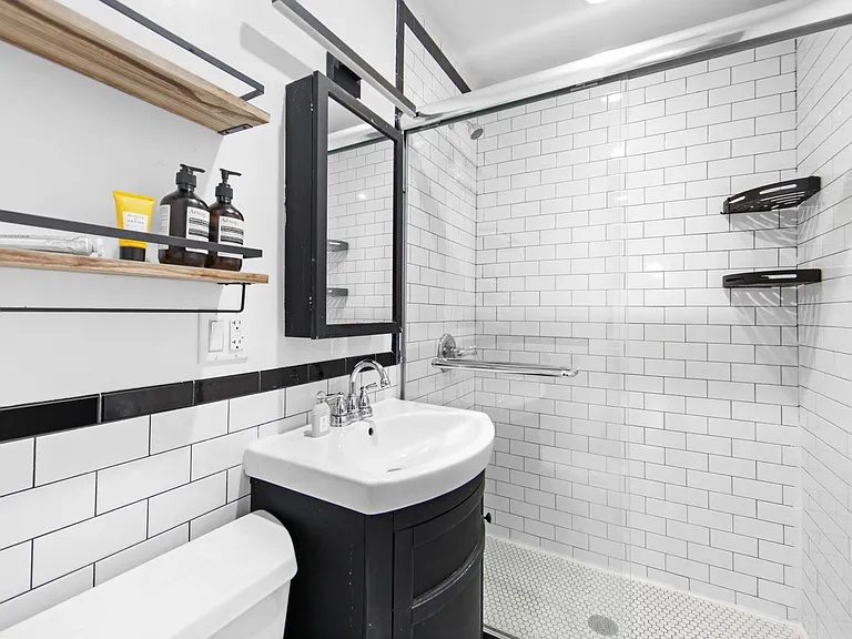 115 Greenpoint Ave #C4 — Photo 11