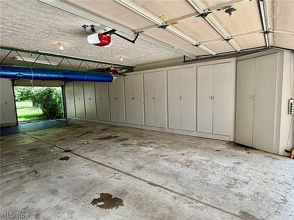 4th image of 2067 Ridgeland Dr