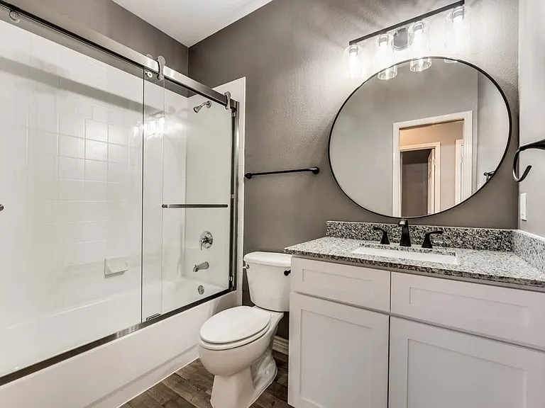McFarlin Place Apartments — Photo 16