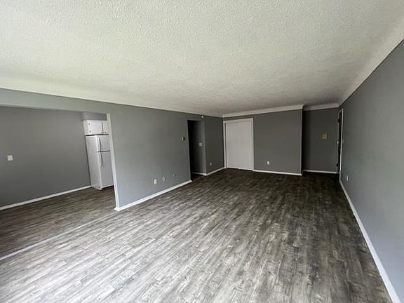 3rd image of 1560 Willis Ave APT 2E