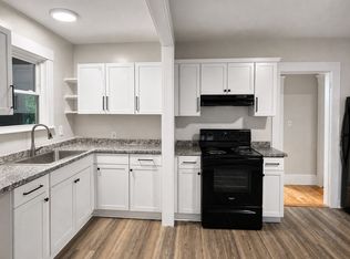 39 Dustin St Floor 1, Peabody, MA 01960