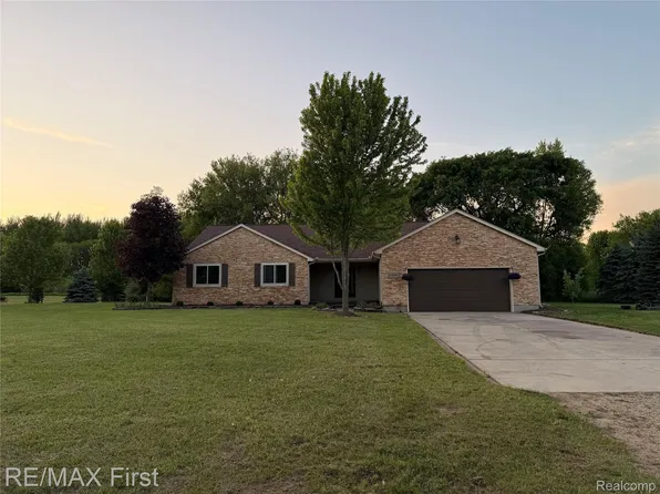 5555 Troika Trl, Dryden, MI 48428