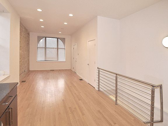 2nd image of 649-51 N Wolcott Ave #1S