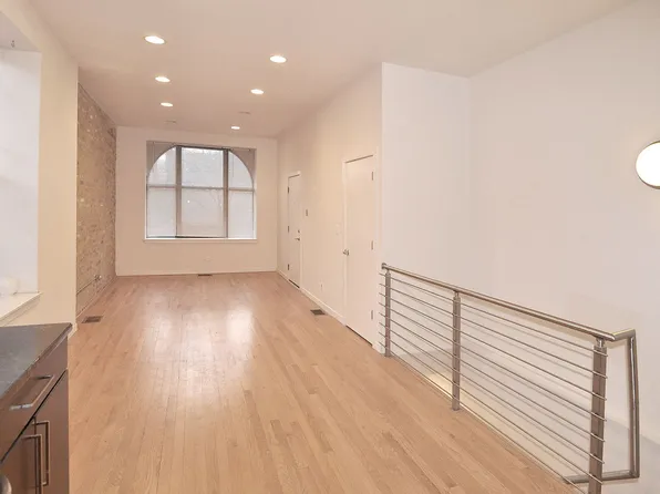 649 N Wolcott Ave #1S, Chicago, IL 60622