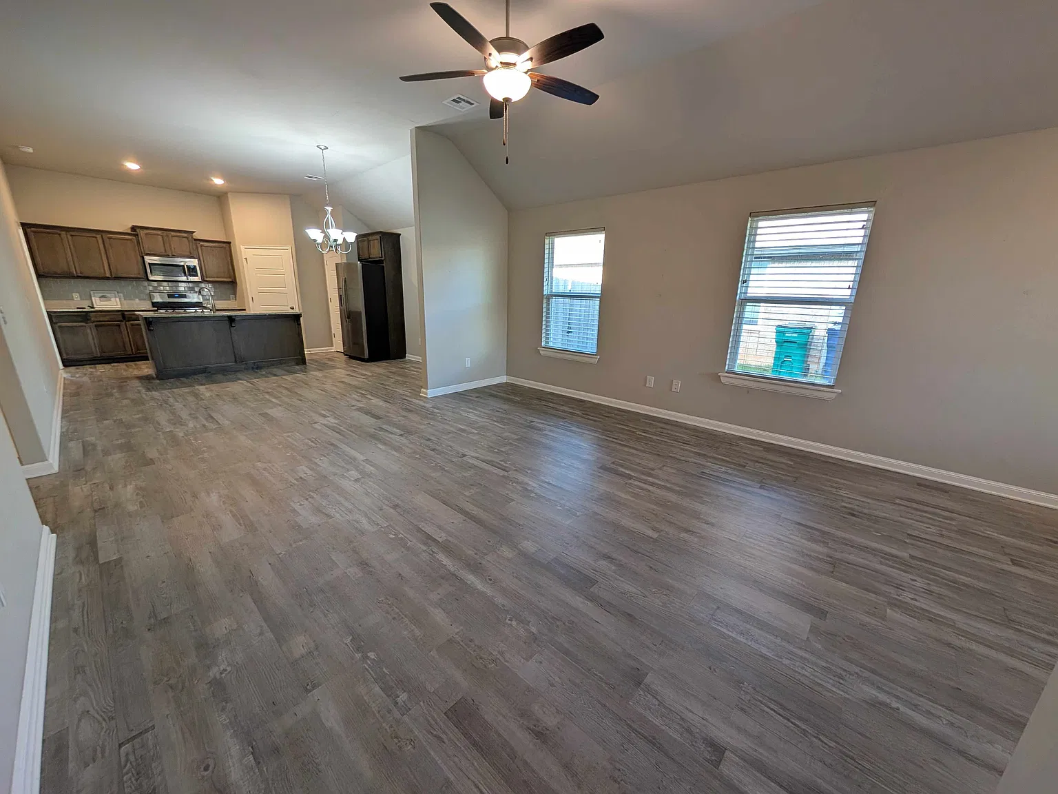 3 bed, 1350 sqft, $1,700 — Photo 3