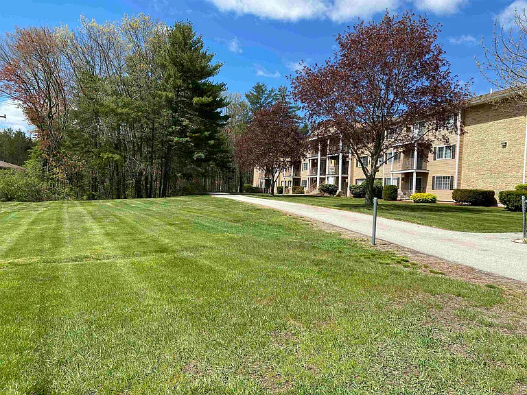 379 Huse Rd #8 — Photo 11
