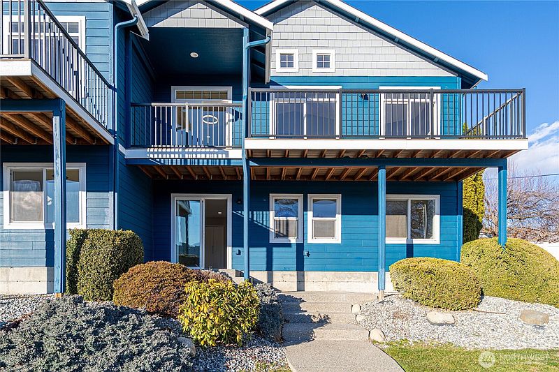 2nd image of 744 Wapato Way #C