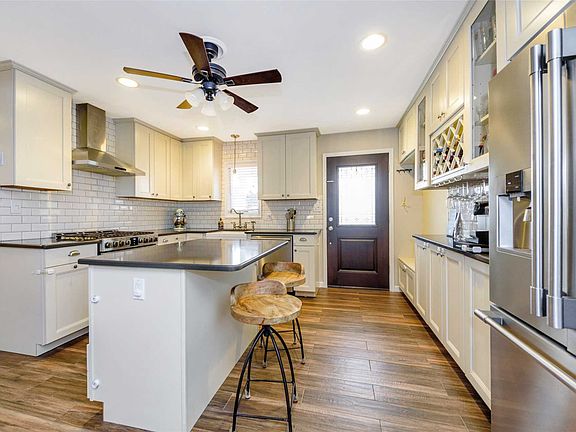 4th image of 61 Twig Ln