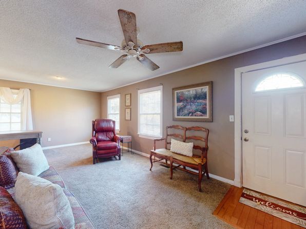 381 Pine St, Camilla, GA 31730