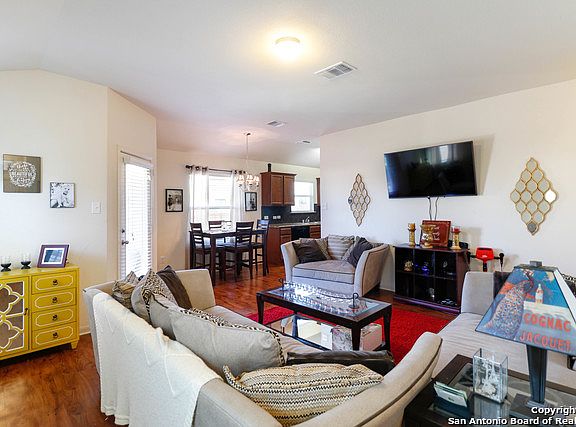 3rd image of 236 Capistrano Dr