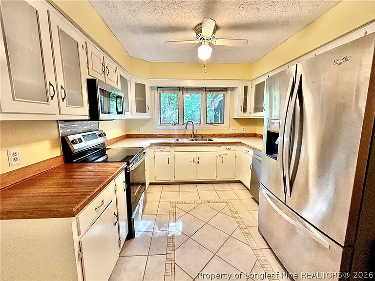 1963 Wedgewood Dr — Photo 5