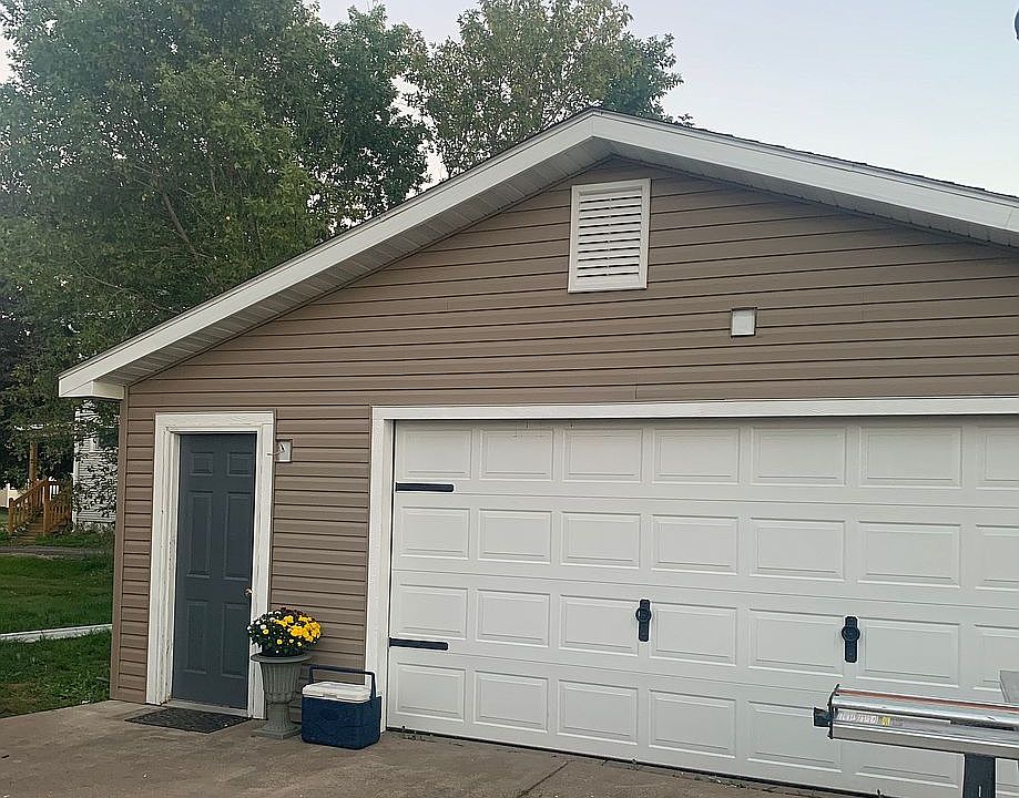 Garage. Heated and insulated