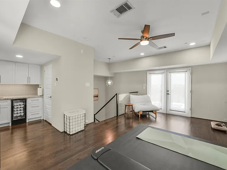 1520 Malone St — Photo 32