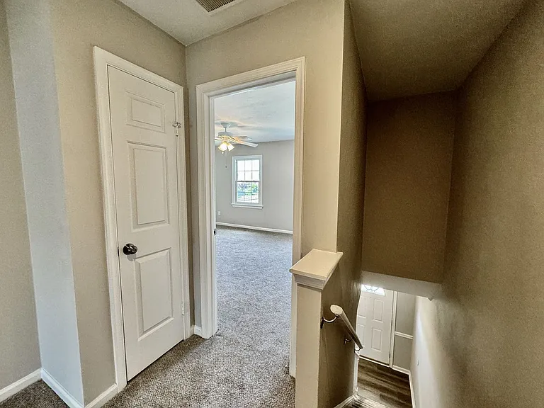 1654 Mantane Arch — Photo 31