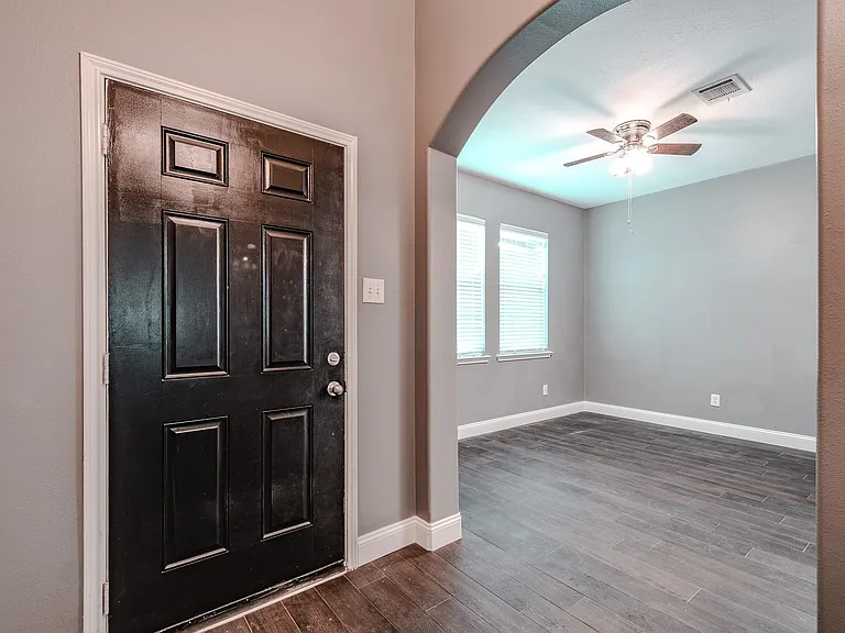 8515 Holly Spring Ln — Photo 8