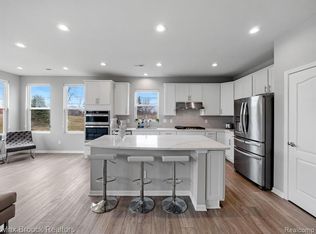 3894 Colfax Ct, Canton, MI 48188