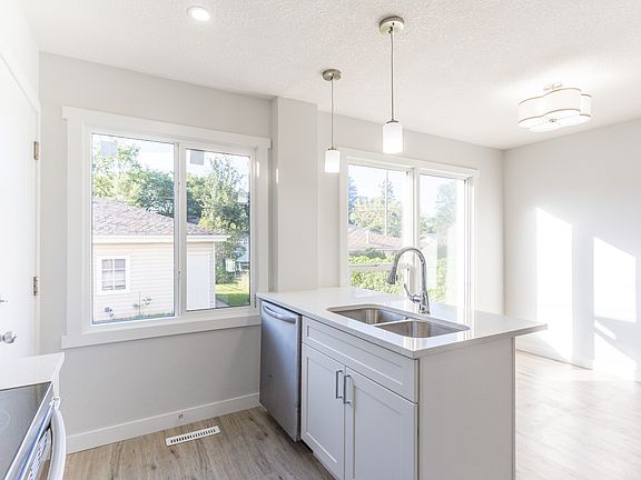3 Kitchen 2_09202022