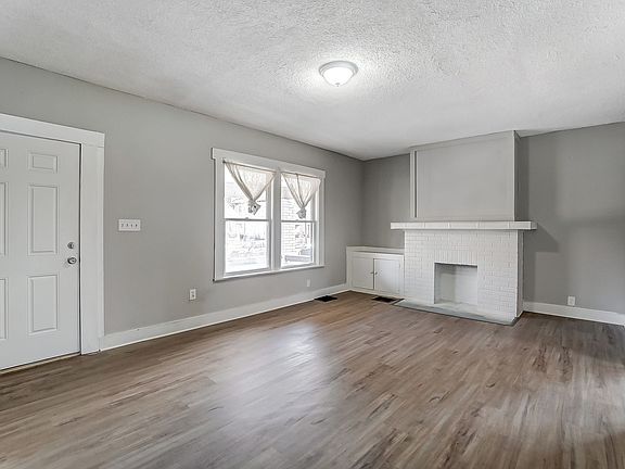 5th image of 1045 Shakespeare Ave