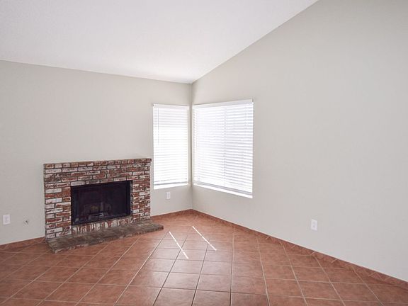 5th image of 13536 Baneberry St