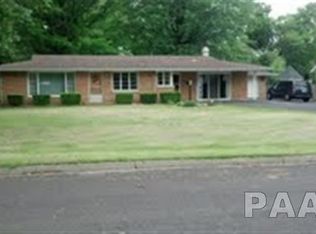 560 E Court St, Farmington, IL 61531