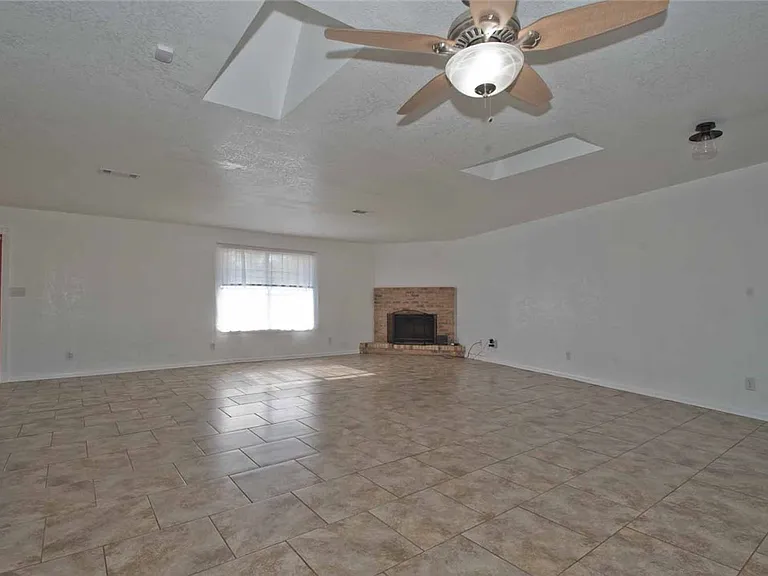 3442 Laguna Shores Rd — Photo 7