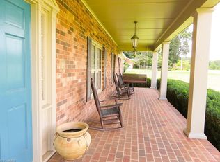 101 Cedarwood Dr, Jamestown, NC 27282