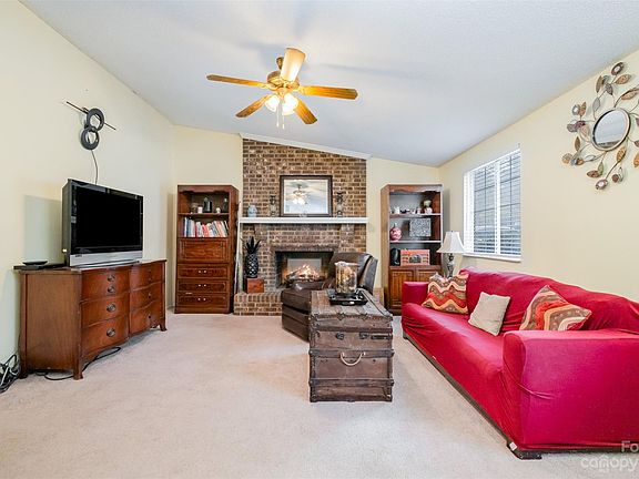 4th image of 3405 Winchelsea Dr