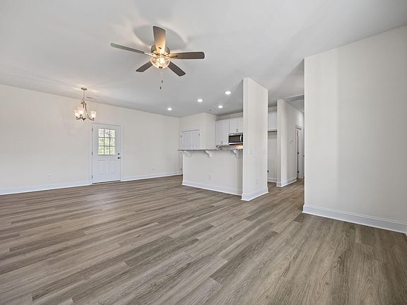 4th image of 61 Powell Farm Rd