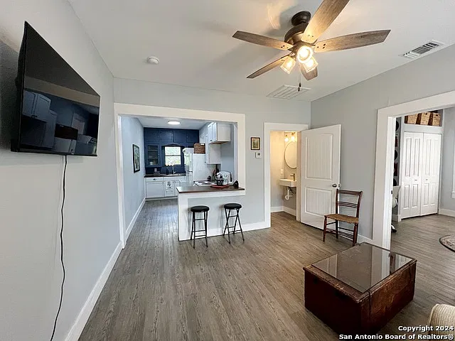 2 bed, 1.5 bath, 1400 sqft, $1,795 — Photo 2