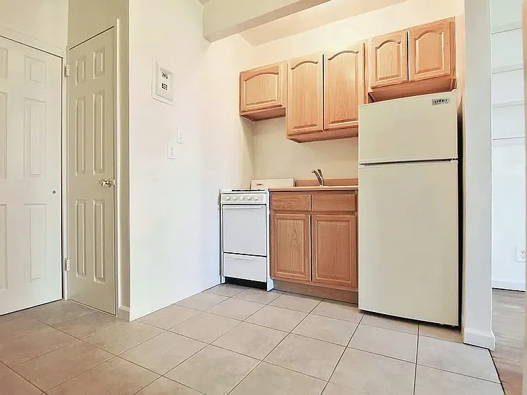 144 W 92nd St #3A — Photo 8