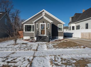 35 6th Ave W, Dickinson, ND 58601