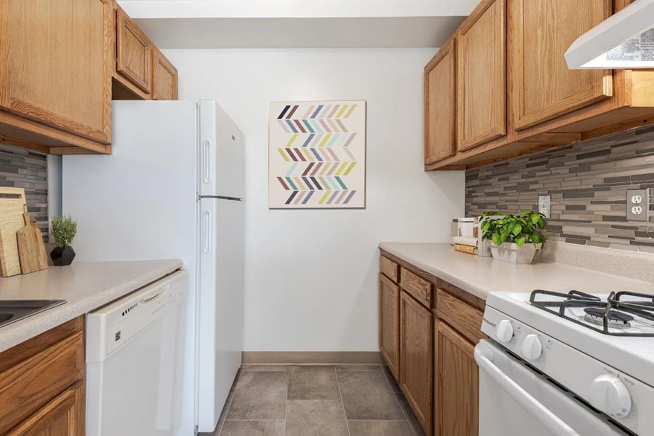 Hillcrest Village Apartment Homes — Photo 4