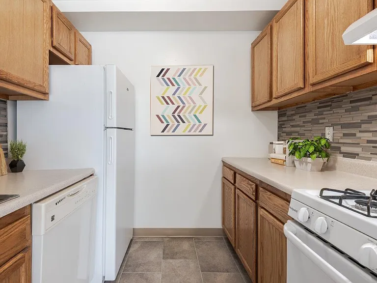 Hillcrest Village Apartment Homes — Photo 4