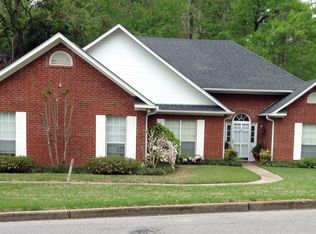 404 Pinehurst St, Vicksburg, MS 39180