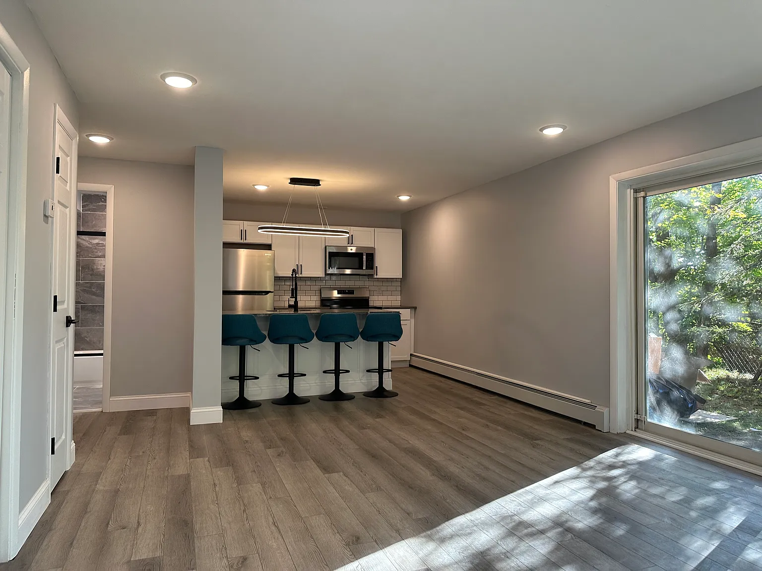 1 bed, 700 sqft, $1,350 — Photo 2