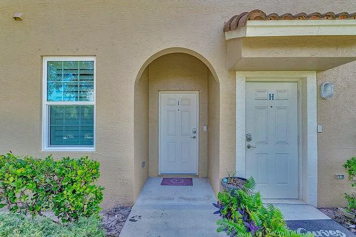 152 Village Blvd #H — Photo 3