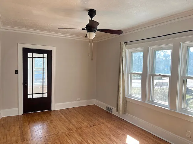 3 bed, 1537 sqft, $2,400 — Photo 3